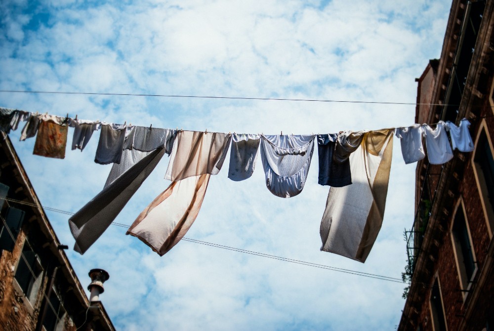 The Types of Garden Washing Line to Dry Laundry Outdoors - MY UNIQUE HOME